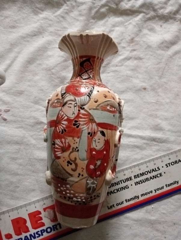 ANTIQUE JAPANESE SATSUMA VASE