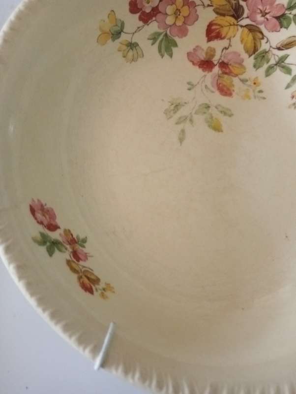 ANTIQUE SWINNERTON STAFFORDSHIRE ENGLAND WALL PLATE WITH HANGER