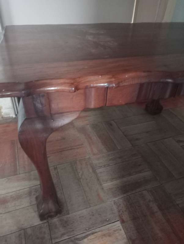 ANTIQUE SOLID WOODEN TABLE