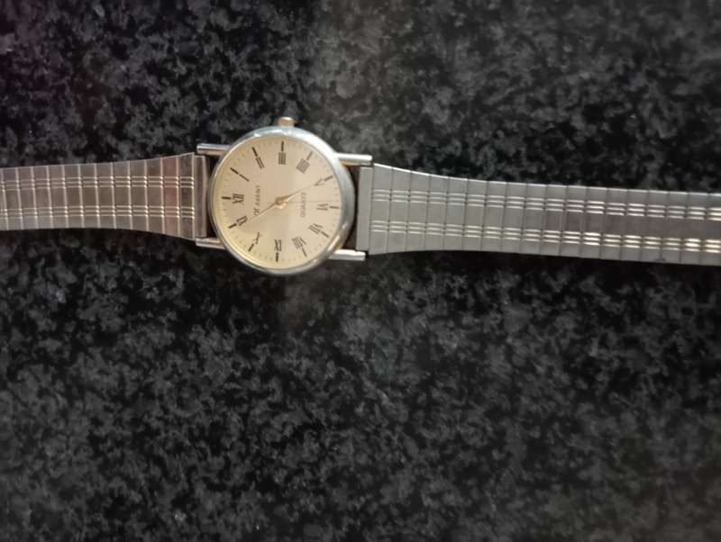 VINTAGE AVANTI QUARTZ MENS WATCH WORKING