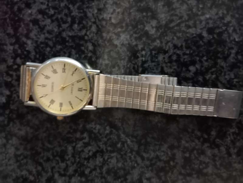 VINTAGE AVANTI QUARTZ MENS WATCH WORKING