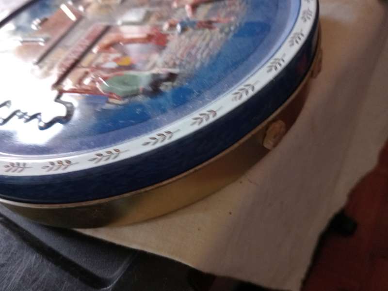 COLLECTABLE JACOBS BAKERY TIN 2