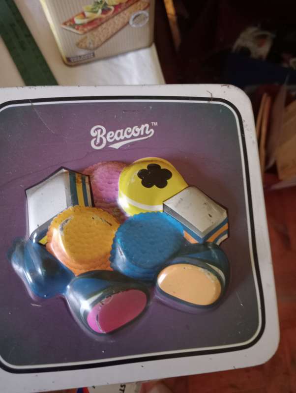 VINTAGE COLLECTABLE LIQUIRICE TIN