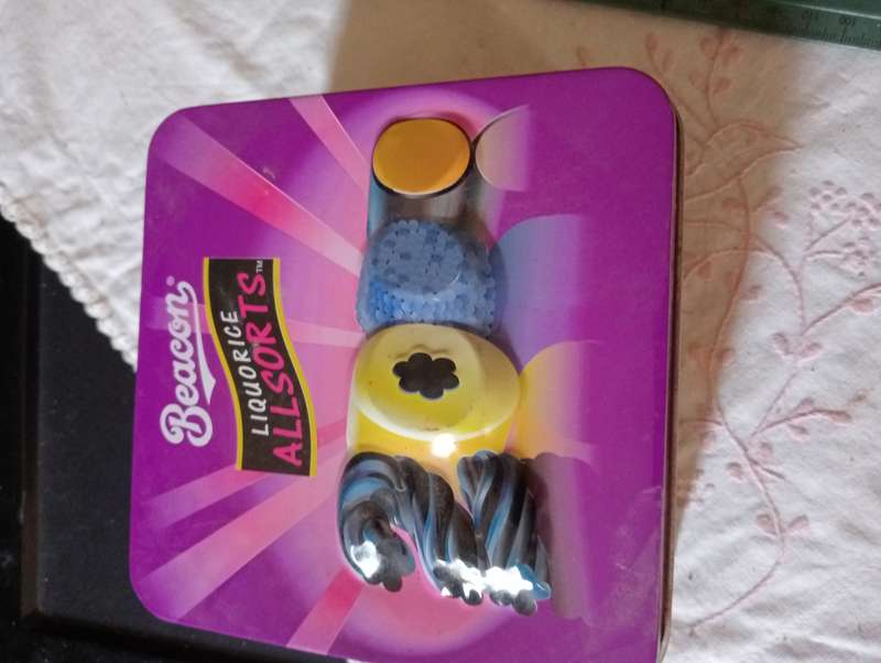 VINTAGE BEACON LIQUORICE ALL SORTS TIN 500G