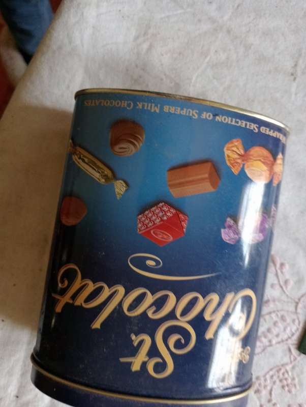 VINTAGE BEACON SAINT CHOCOLATE TIN