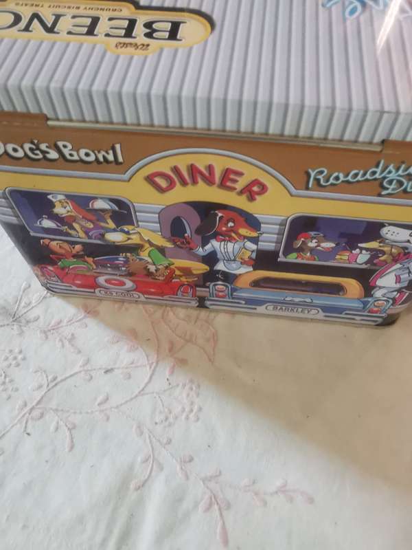 BEENO DOGS BOWL TIN