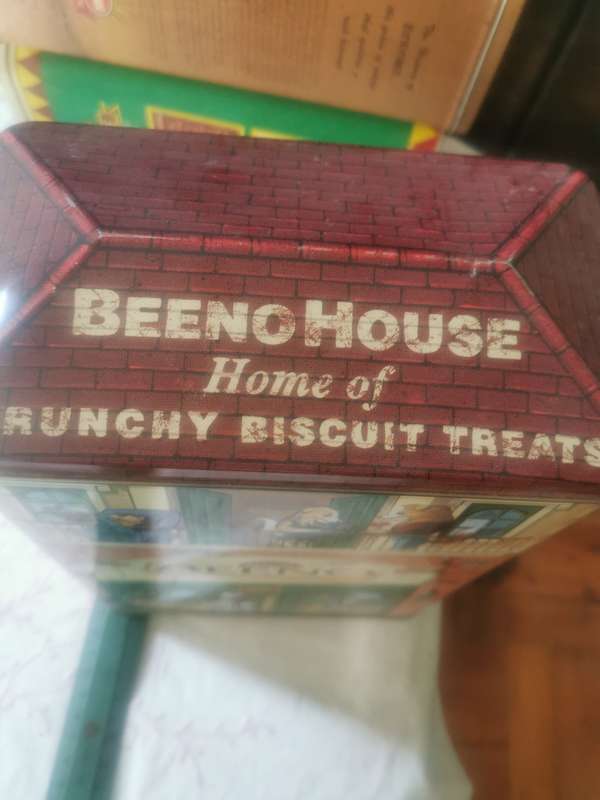 COLLECTABLE BEENO HOUSE TIN HOUSE OF CHRUNCHIE