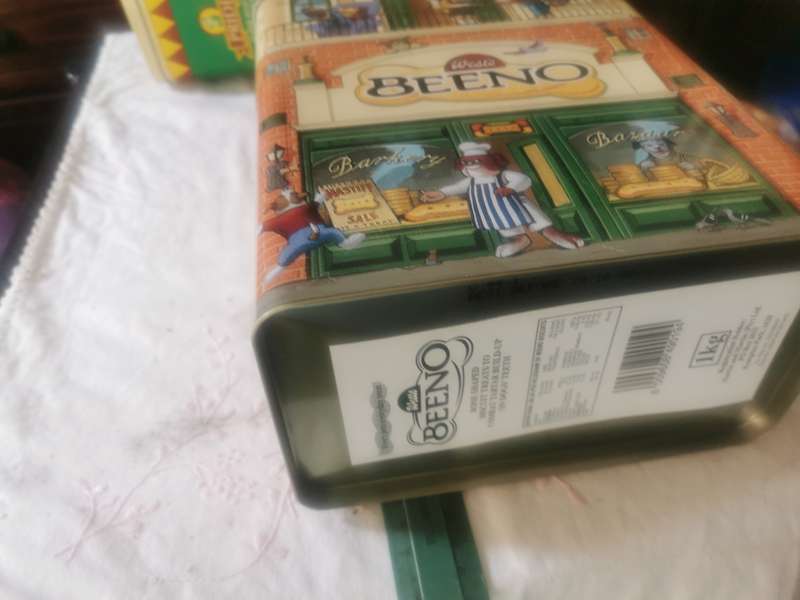 COLLECTABLE BEENO HOUSE TIN HOUSE OF CHRUNCHIE