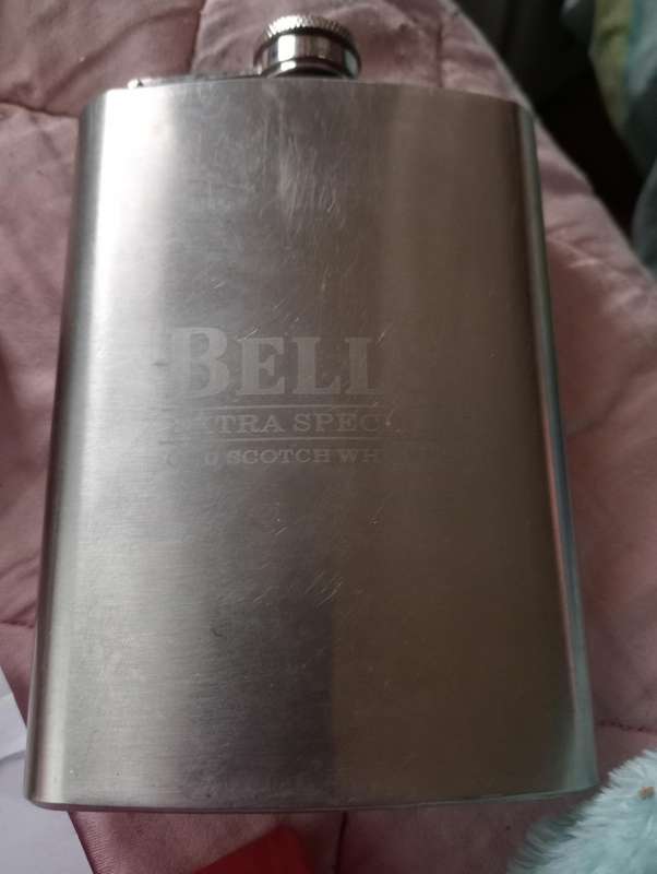 VINTAGE BELLS 8 OZ HIPFLASK