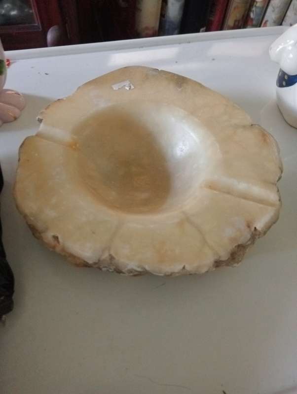 VINTAGEHEAVY ALABASTER ASHTRAY