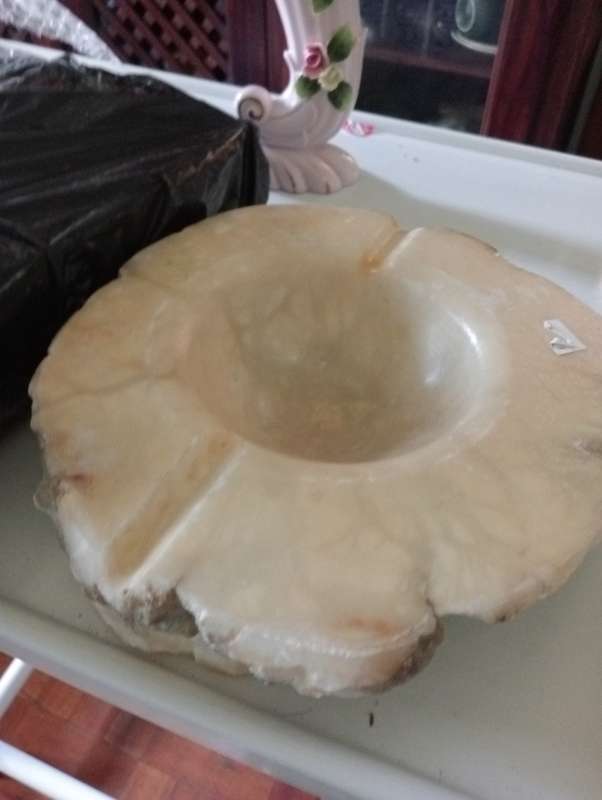 VINTAGEHEAVY ALABASTER ASHTRAY