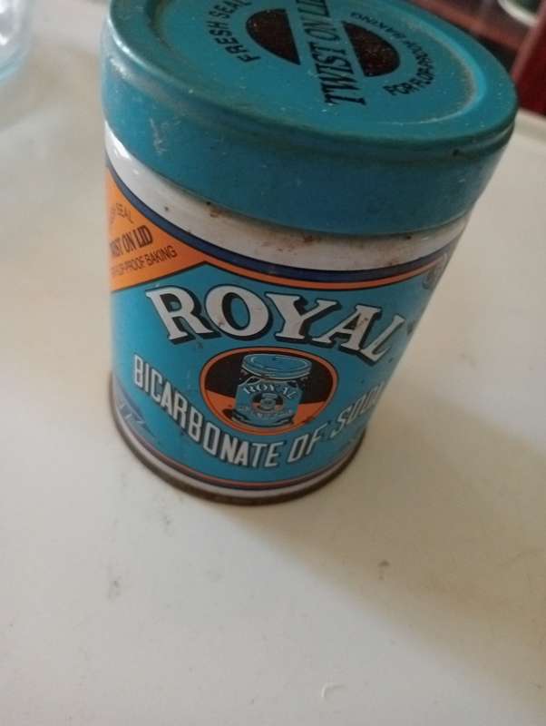 VINTAGE COLLECTABLE BLUE BAKING POWDER TIN