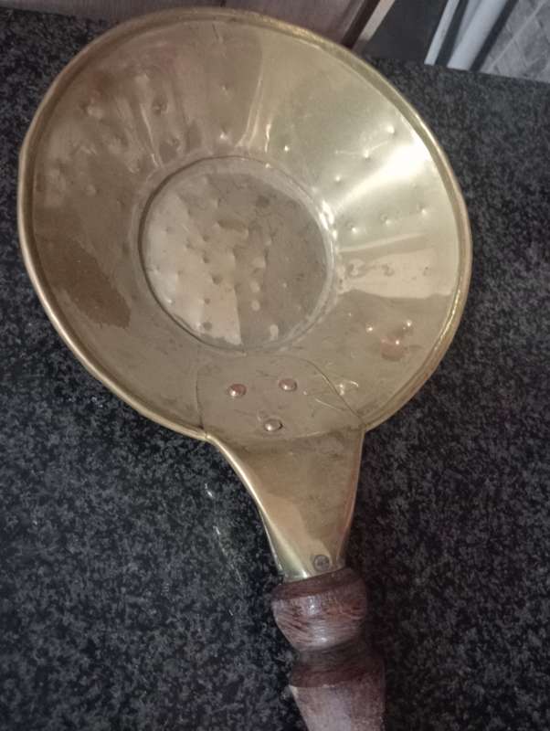 VINTGE BRASS HANGING WALL PAN