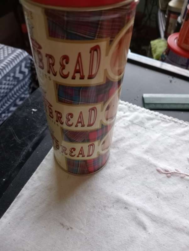 VINTAGE BUTTER BISCUITS TIN