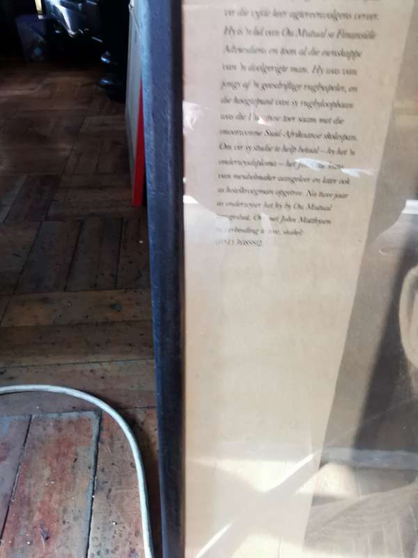 VINTAGE BLACK FRAME WITH GLASS