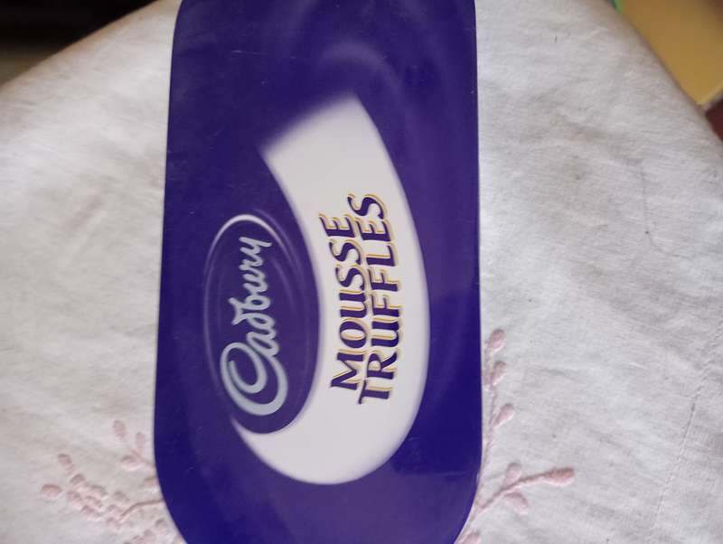 CADBURY MOUSSE TRUFFLES TIN NR1