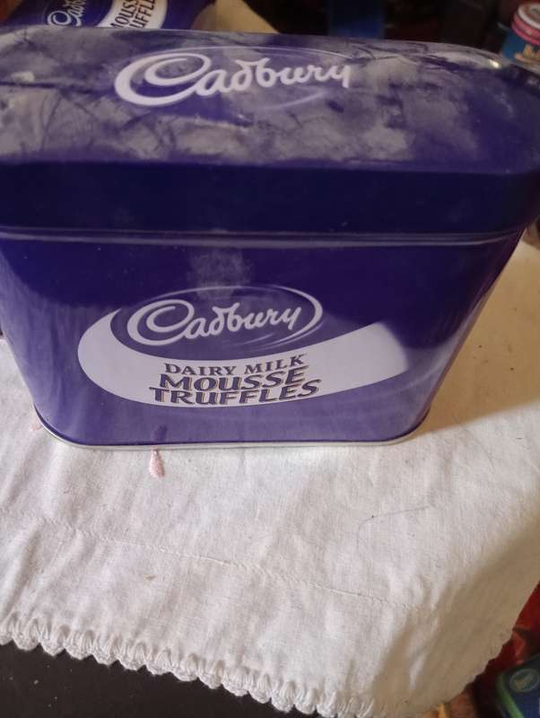 CADBURY MOUSSE TRUFFLES  TIN NR 2
