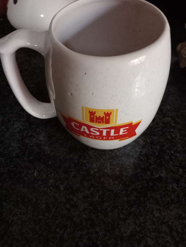 VINTAGE CASTLE BER MUG