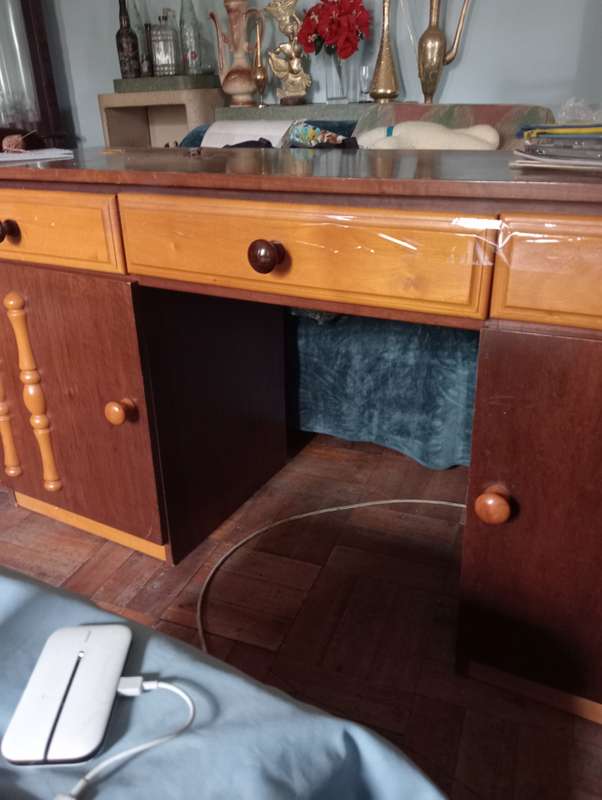 VINTAGE CHEST OF DRAWERS