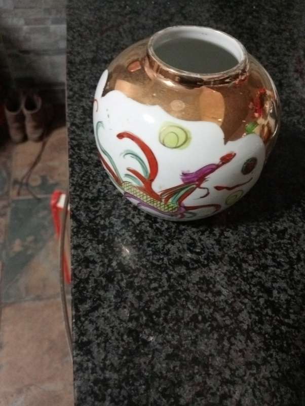 ANTIQUE CHINESE FAMILY ROSE VASE