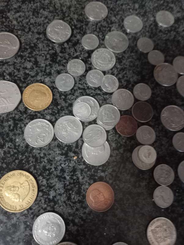 MIXED LOT COINS AND NOTES