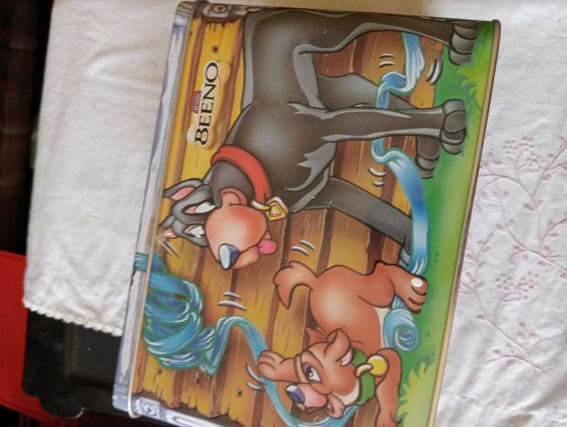COLLECTABLE BEENO TIN NR 4
