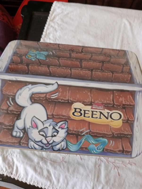 COLLECTABLE BEENO TIN NR 4