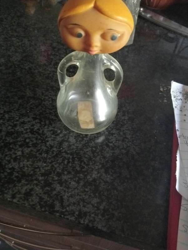 VINTAGE COLLECTABLE PERFUME BOTTLE