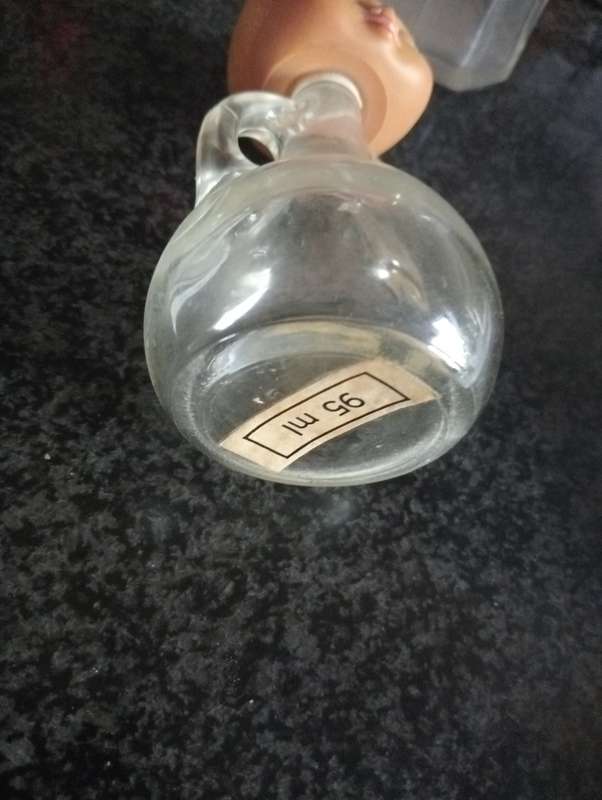 VINTAGE COLLECTABLE PERFUME BOTTLE