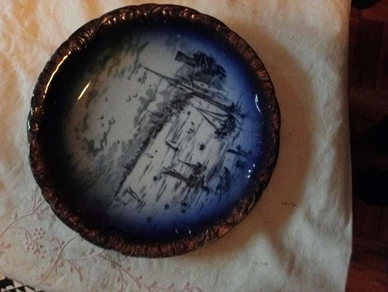 VINTAGE COLLECTABLE  CHINA PLATE
