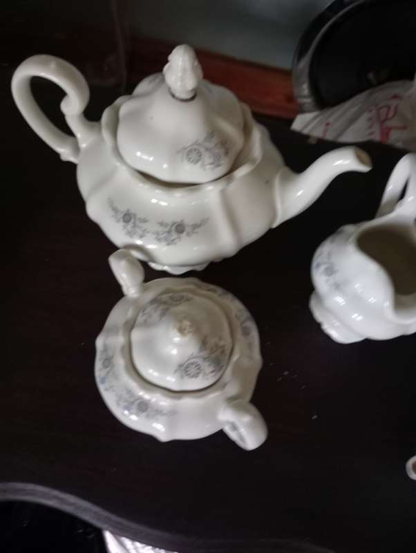 VINTAGE CONSTANTIA  FINE PORCELAIN MILK JUG SUGAR POT AND TEAPOT