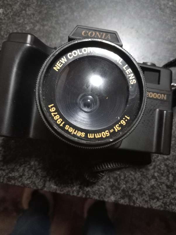 CONTA 2000N CAMERA WITH FLASH  IN BAG