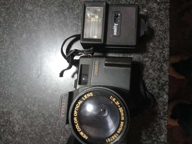 CONTA 2000N CAMERA WITH FLASH  IN BAG