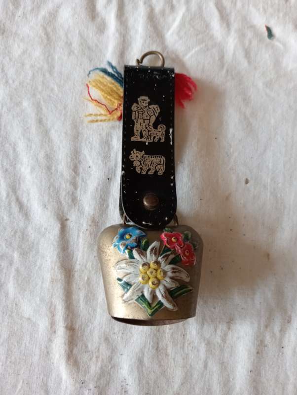 VINTAGE COW BELL
