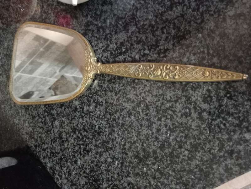 VINTAGE  DETAILLED  HAND HELD MIRROR