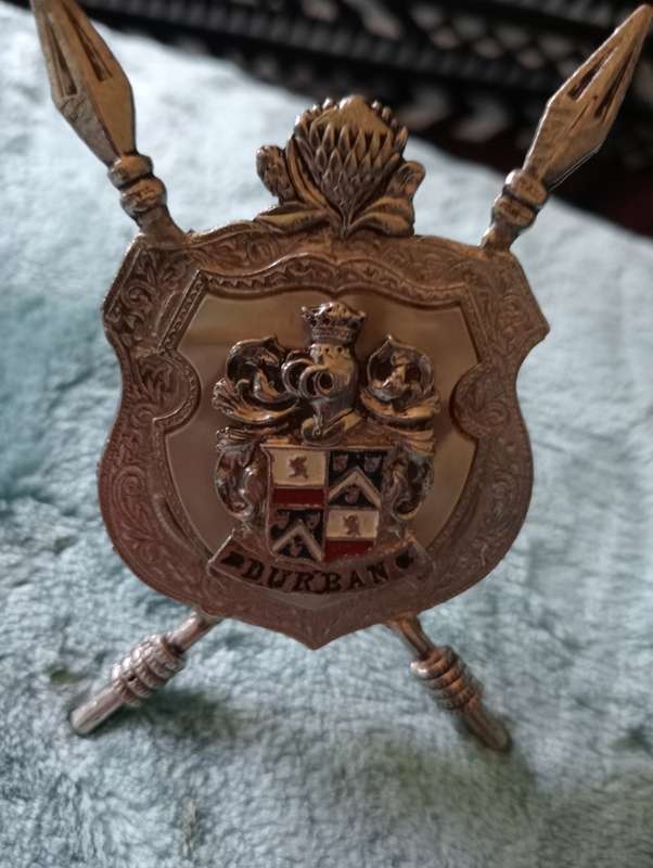 VINTAGE DURBAN COLLECTABLE BADGE