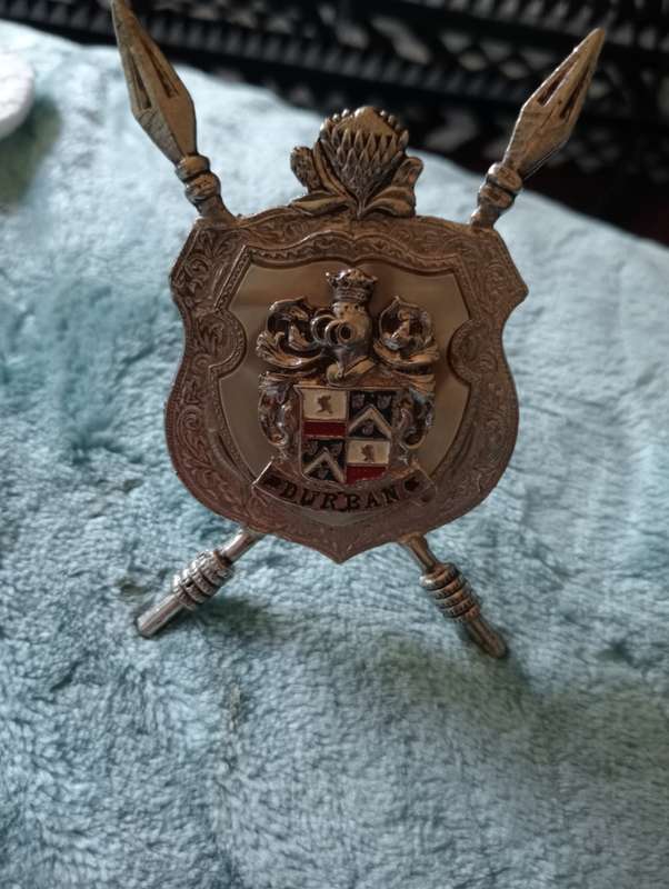 VINTAGE DURBAN COLLECTABLE BADGE
