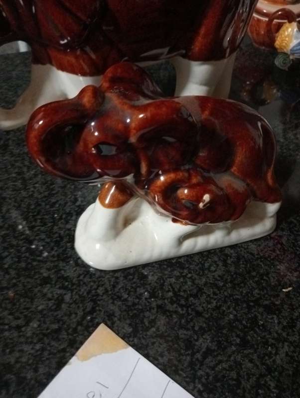 VINTAGE PORCELAIN ELEPHANT FAMILY