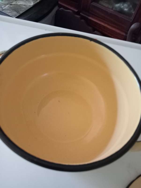 VINTAGE ENAMEL BOWL WITH LID