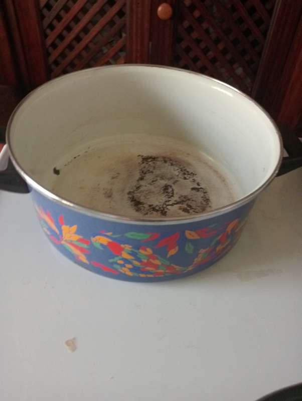 VINTAGE ENAMEL POT SET