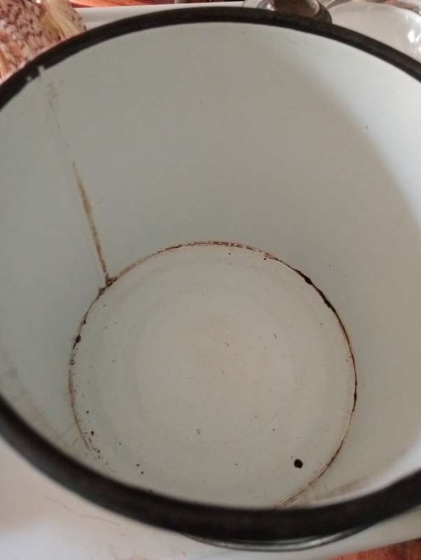 VINTAGE ENAMEL POT WITH LID AND HANDLE