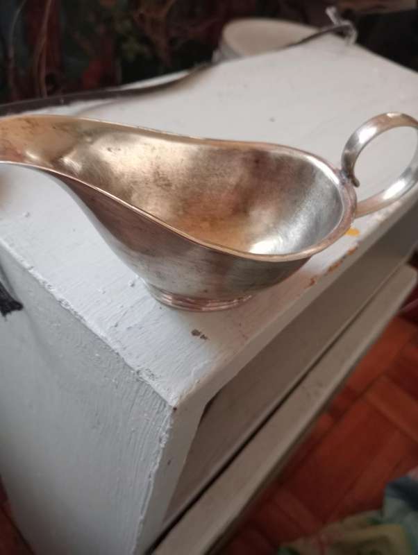 VINTAGE SMALL EPNS GRAVY BOWL