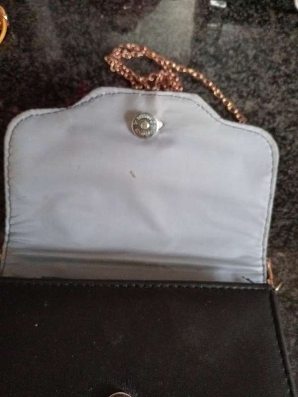 VINTAGE BLACK EVENING BAG WITH LONG CHAIN