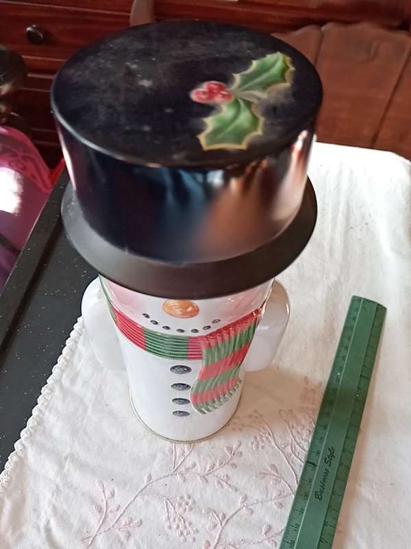 COLLECTABLE  FATHER CHRISTMAS TIN