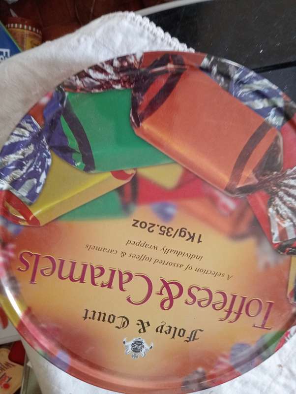 VINTAGE FOLEYS AND COURT TOFFEES AND CARAMEL