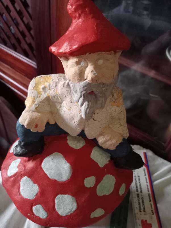 VINTAGE GARDEN ORNAMENT