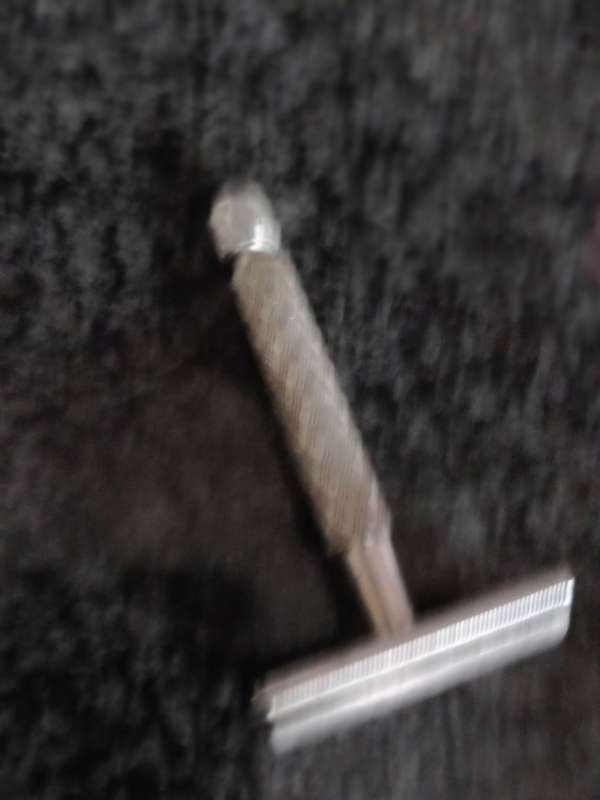 VINTAGE GILLETTE RAZOR