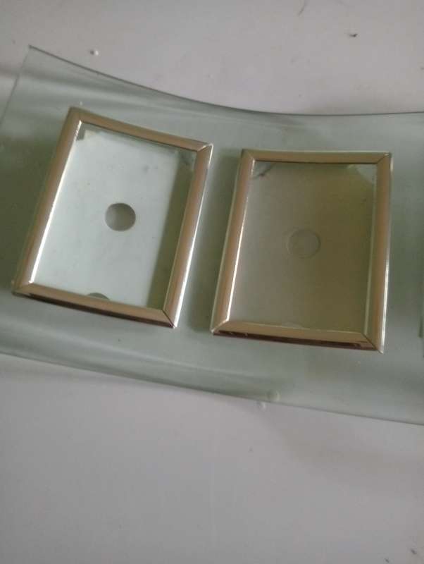 GLASS STAND WITH SMALL PHOTO FRAMES