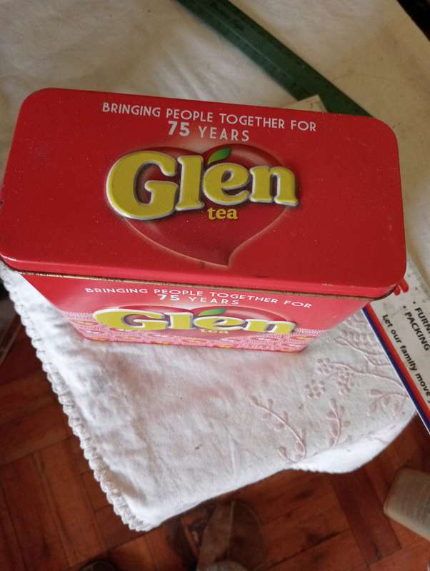 VINTAGE GLEN TEA TI N