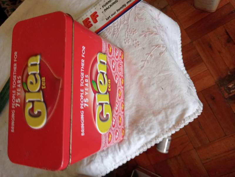 VINTAGE GLEN TEA TI N